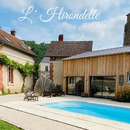 Pool House-L'Hirondelle De Sermizelles- Grand Jardin, Calme Et Nature Aux Portes Du Morvan Exterior foto